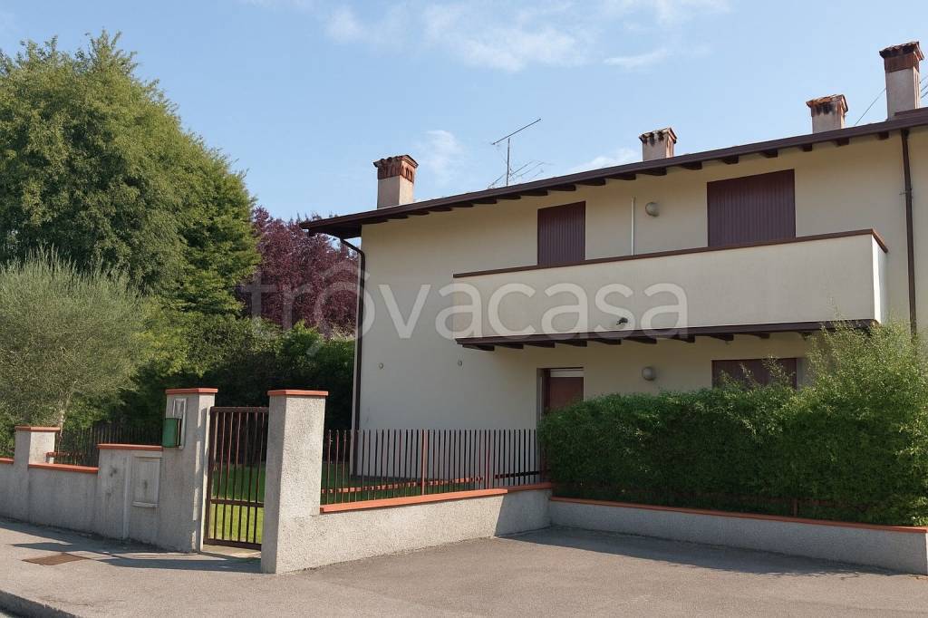 casa indipendente in vendita a Castiglione delle Stiviere