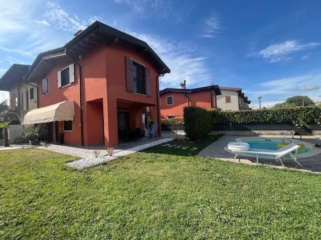 casa indipendente in vendita a Castiglione delle Stiviere