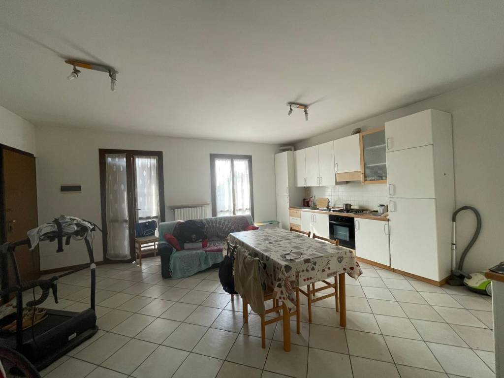 appartamento in vendita a Castiglione delle Stiviere in zona Gozzolina