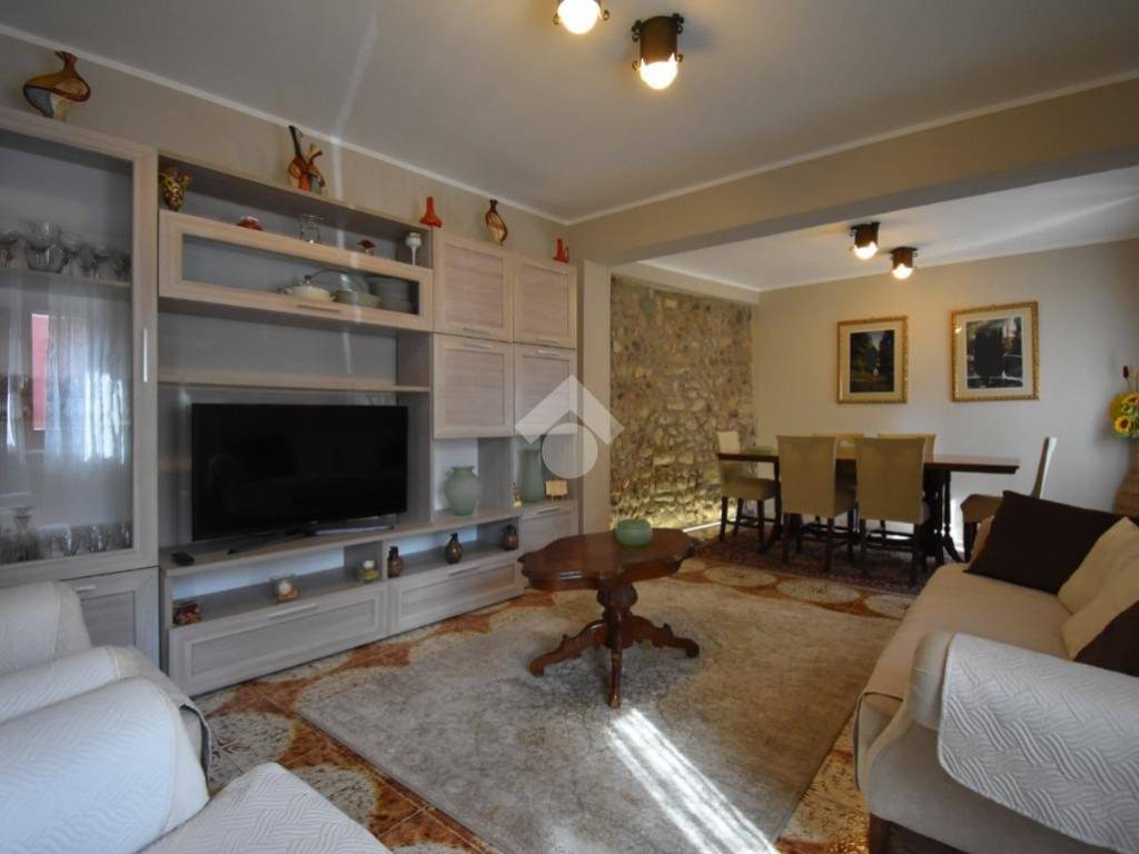 casa indipendente in vendita a Castiglione delle Stiviere