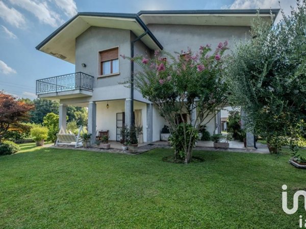 casa indipendente in vendita a Castiglione delle Stiviere
