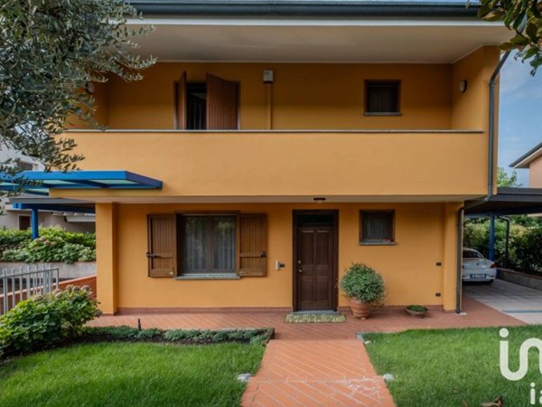 casa indipendente in vendita a Castiglione delle Stiviere