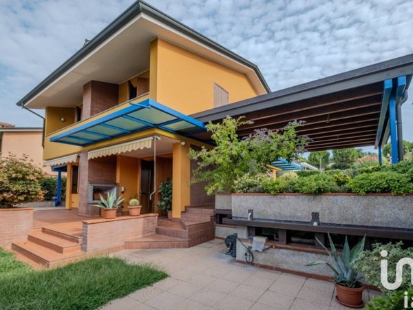 casa indipendente in vendita a Castiglione delle Stiviere