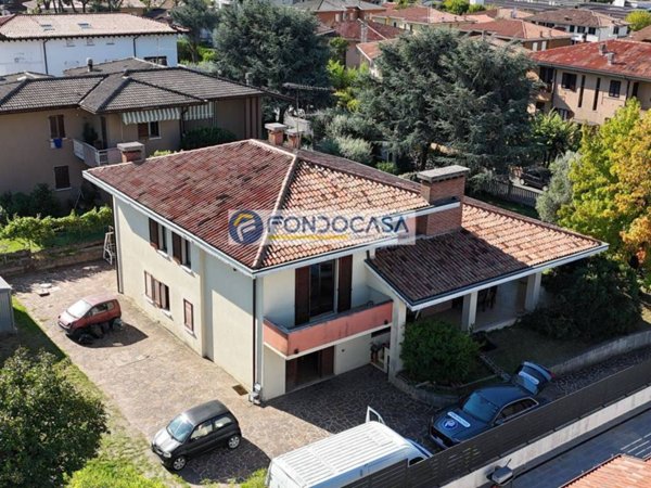 casa indipendente in vendita a Castiglione delle Stiviere