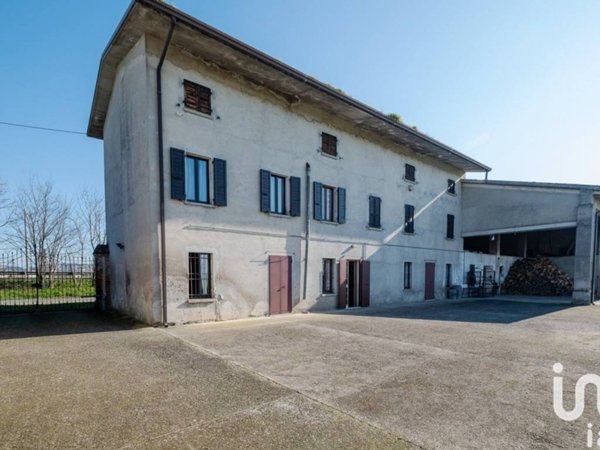 casa indipendente in vendita a Castiglione delle Stiviere