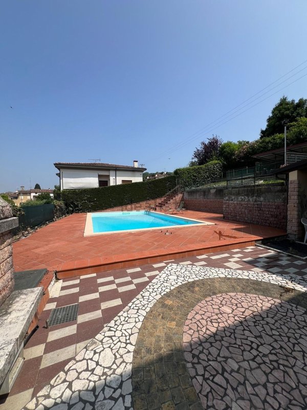 casa indipendente in vendita a Castiglione delle Stiviere