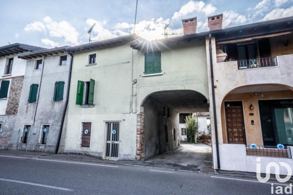 casa indipendente in vendita a Castiglione delle Stiviere in zona Gozzolina