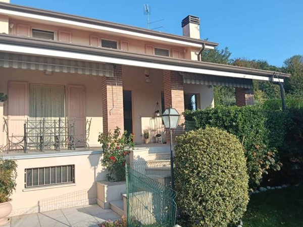 casa indipendente in vendita a Castiglione delle Stiviere
