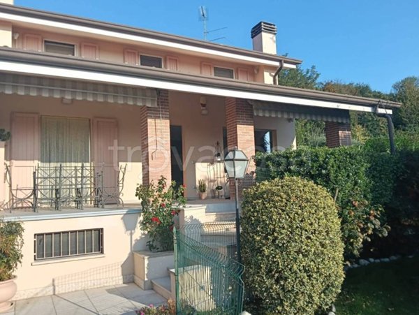 casa indipendente in vendita a Castiglione delle Stiviere