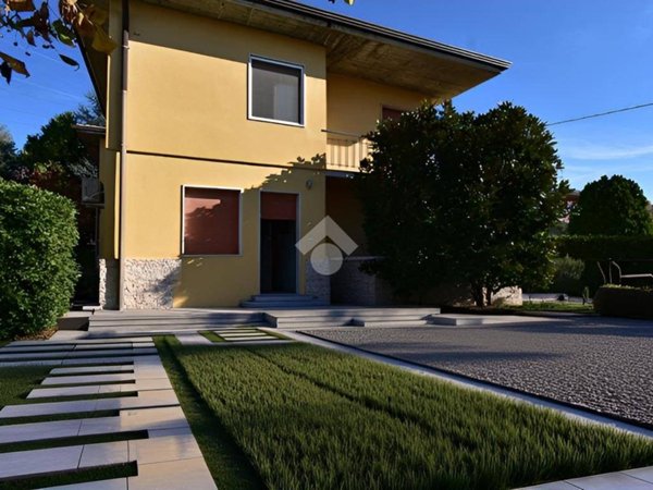 casa indipendente in vendita a Castiglione delle Stiviere