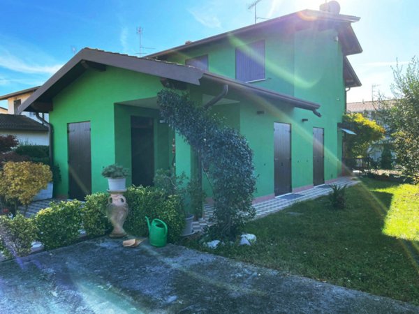 casa semindipendente in vendita a Castiglione delle Stiviere