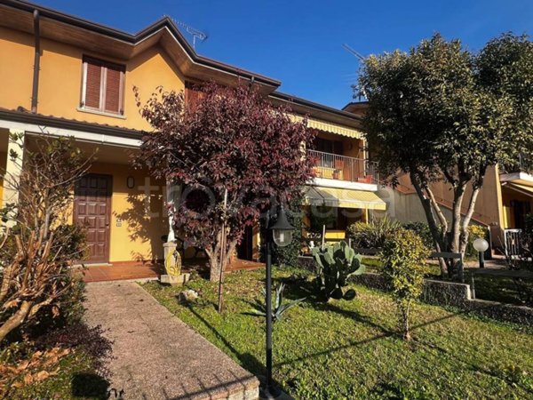 casa indipendente in vendita a Castiglione delle Stiviere