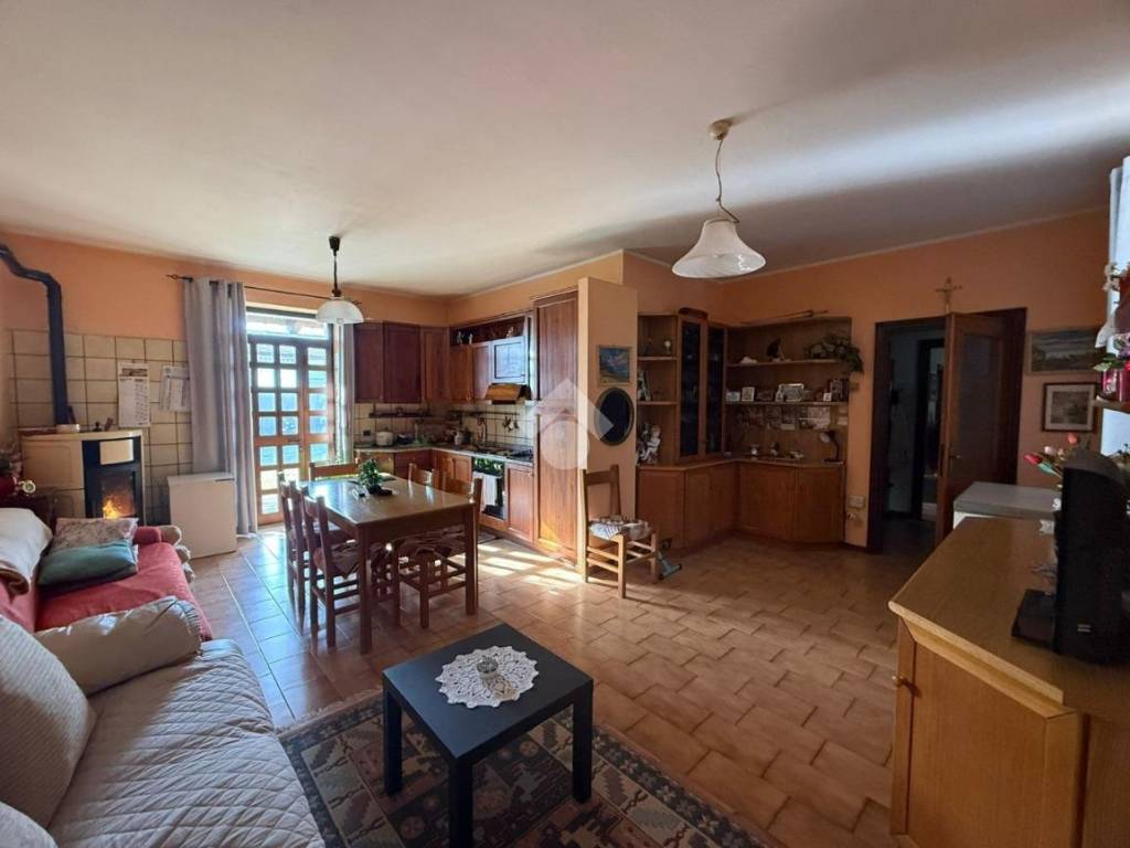 villa in vendita a Castiglione delle Stiviere in zona Gozzolina