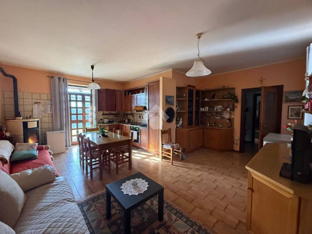 villa in vendita a Castiglione delle Stiviere in zona Gozzolina