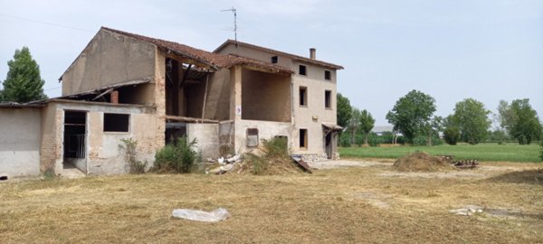 casale in vendita a Castiglione delle Stiviere