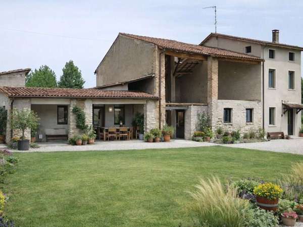 casale in vendita a Castiglione delle Stiviere