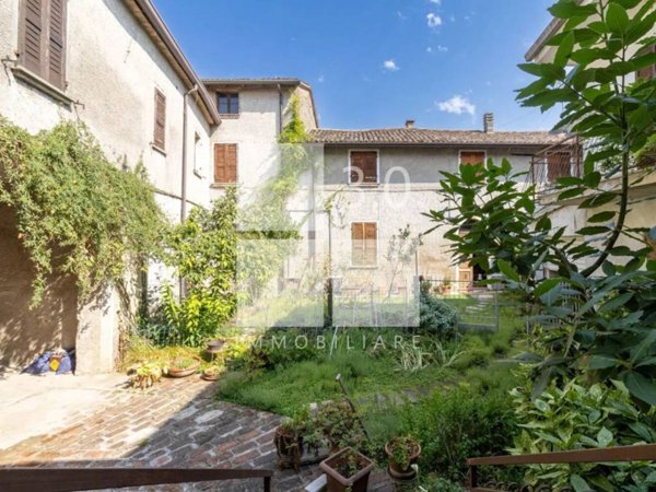 casa indipendente in vendita a Castiglione delle Stiviere