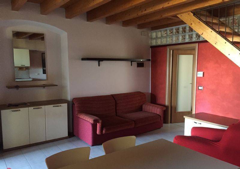 intera palazzina in vendita a Castiglione delle Stiviere