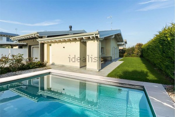 casa indipendente in vendita a Castiglione delle Stiviere