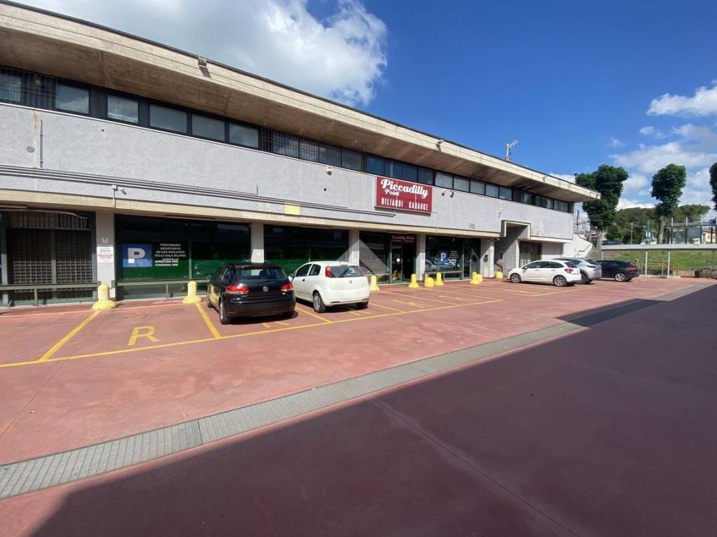 negozio in vendita a Castiglione delle Stiviere