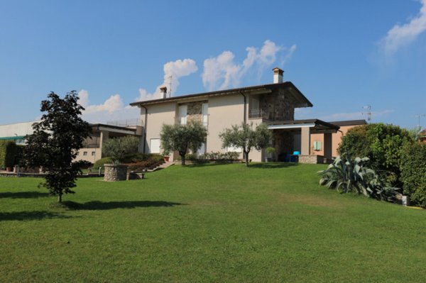 casa indipendente in vendita a Castiglione delle Stiviere