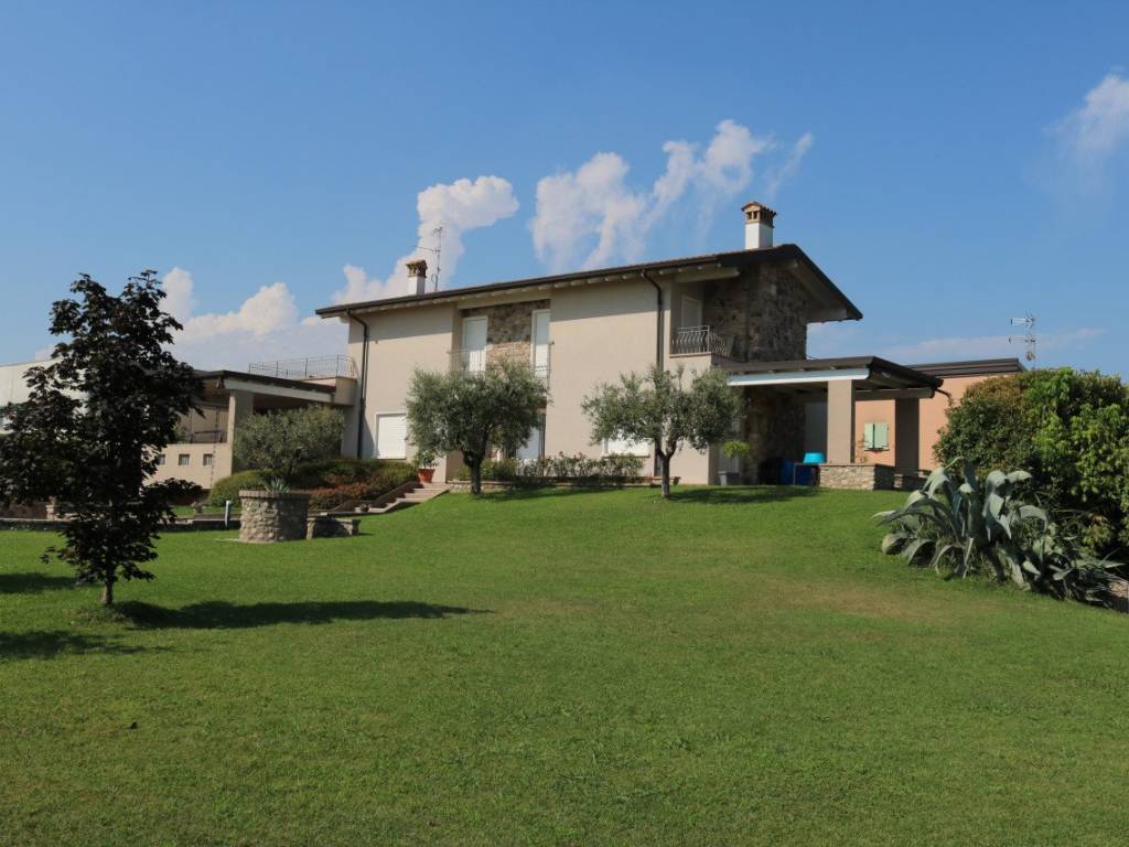 casa indipendente in vendita a Castiglione delle Stiviere