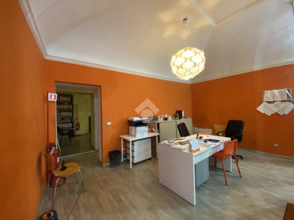 negozio in vendita a Castiglione delle Stiviere