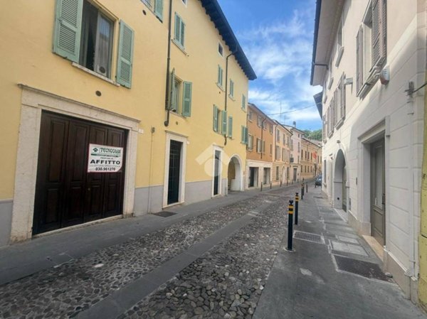 negozio in vendita a Castiglione delle Stiviere
