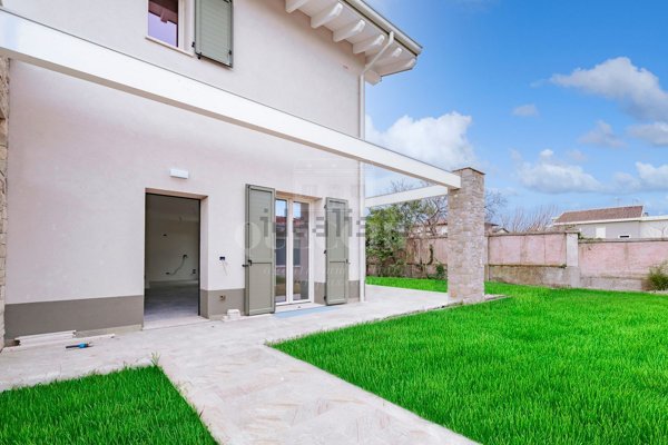 casa indipendente in vendita a Castiglione delle Stiviere