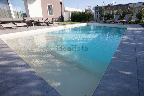 casa indipendente in vendita a Castiglione delle Stiviere