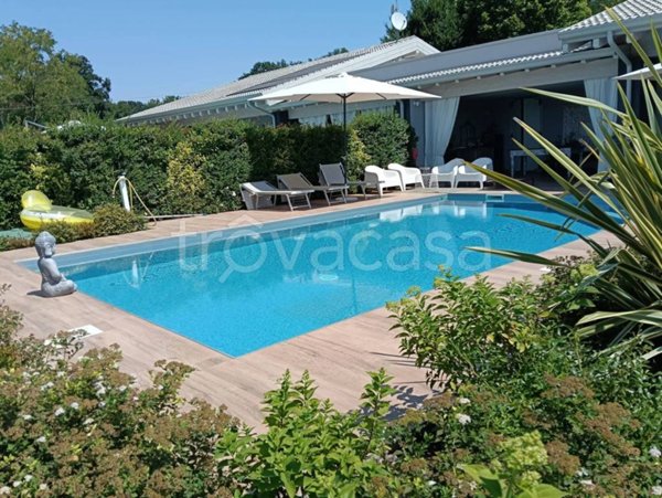 casa indipendente in vendita a Castiglione delle Stiviere