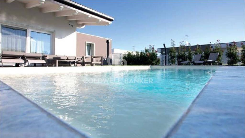 casa indipendente in vendita a Castiglione delle Stiviere