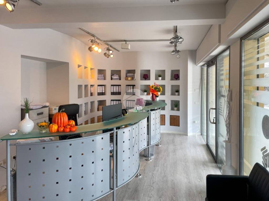 negozio in vendita a Castiglione delle Stiviere