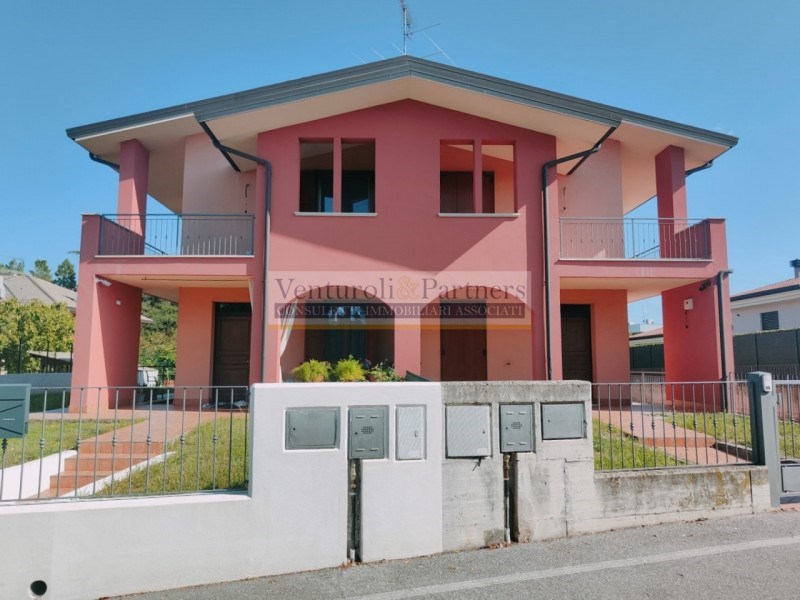 casa indipendente in vendita a Castiglione delle Stiviere