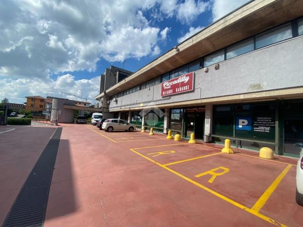 locale commerciale in vendita a Castiglione delle Stiviere