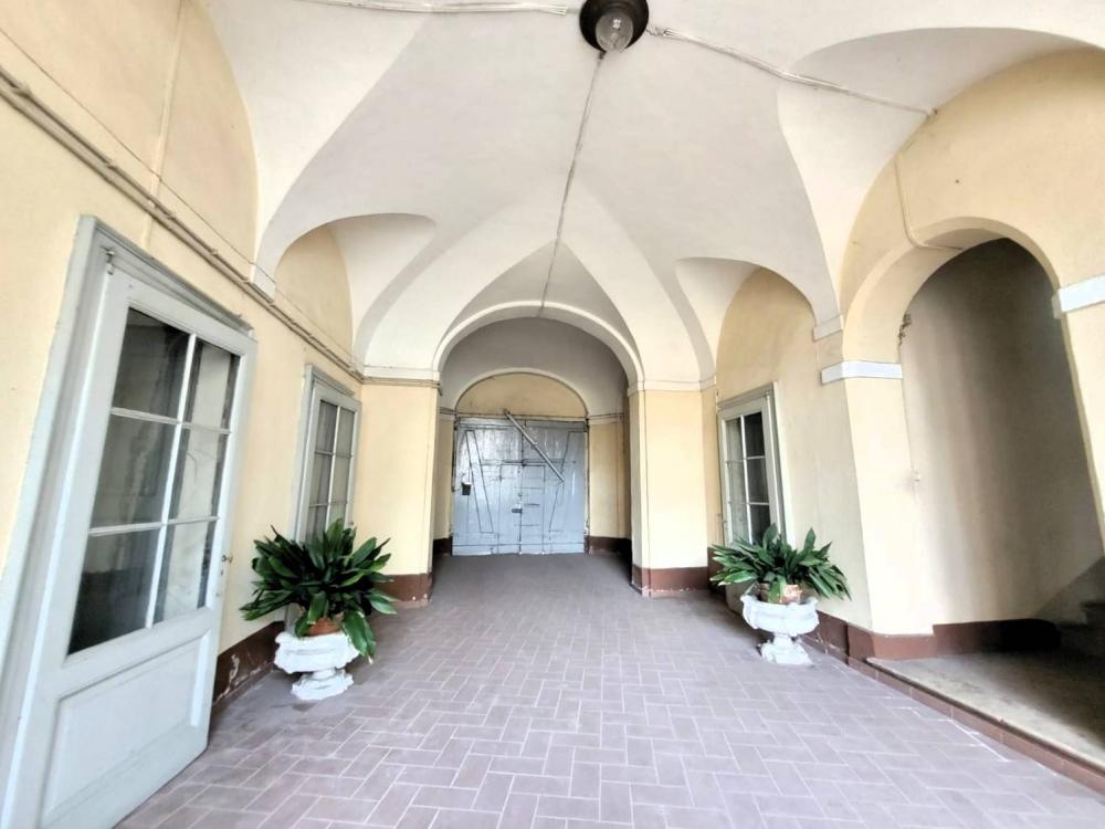 intera palazzina in vendita a Castiglione delle Stiviere