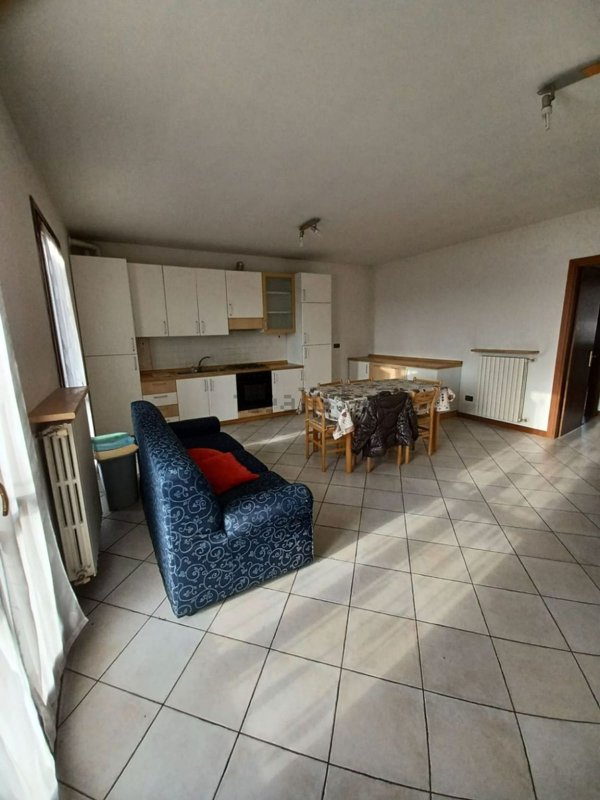 appartamento in vendita a Castiglione delle Stiviere in zona Gozzolina