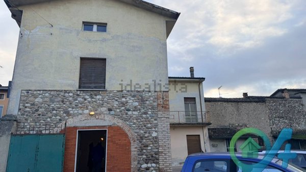 casa indipendente in vendita a Castiglione delle Stiviere