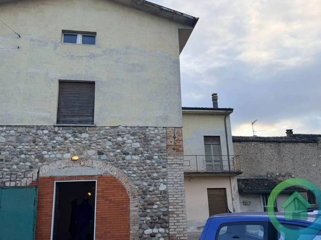 casa indipendente in vendita a Castiglione delle Stiviere