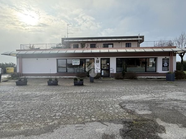 locale commerciale in vendita a Castiglione delle Stiviere