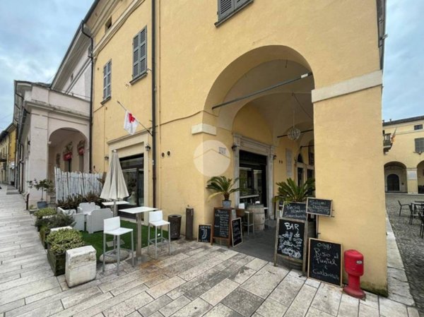 negozio in vendita a Castiglione delle Stiviere