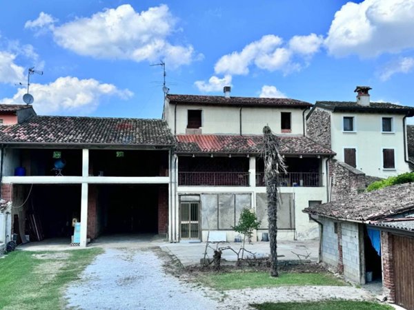 appartamento in vendita a Castiglione delle Stiviere in zona San Vigilio