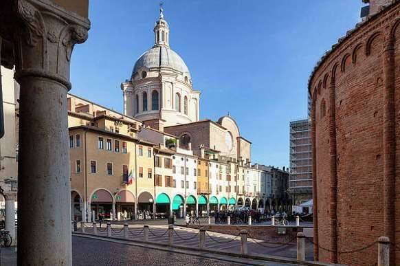 casa indipendente in vendita a Castiglione delle Stiviere
