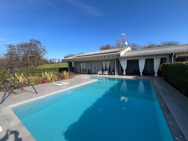 casa indipendente in vendita a Castiglione delle Stiviere