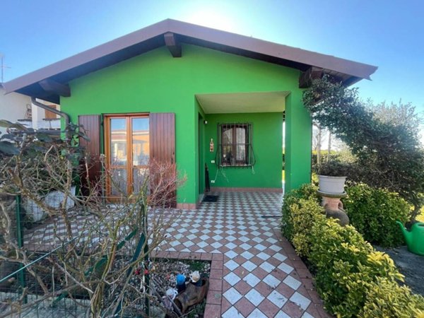 casa indipendente in vendita a Castiglione delle Stiviere