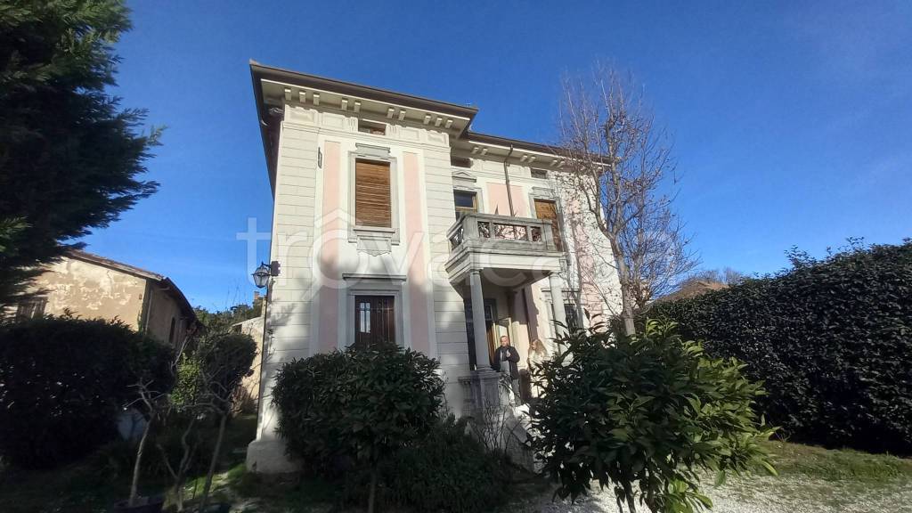 casa indipendente in vendita a Castiglione delle Stiviere