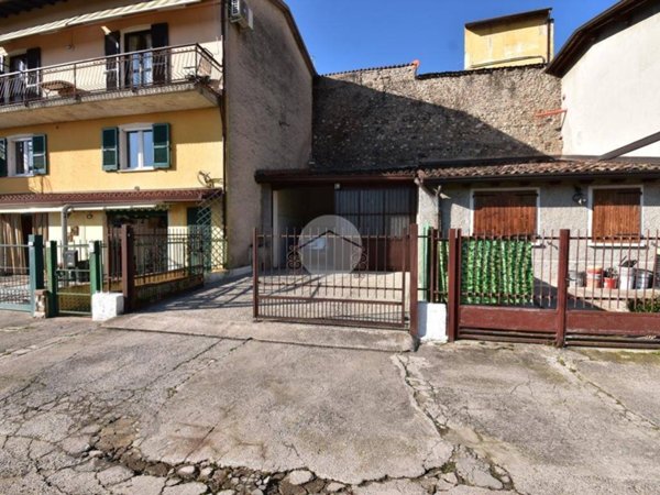 casa indipendente in vendita a Castiglione delle Stiviere