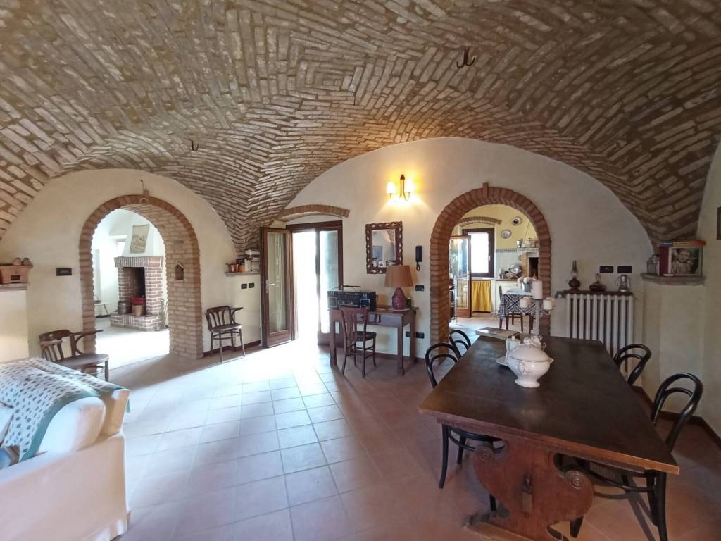 casa indipendente in vendita a Castiglione delle Stiviere in zona San Vigilio