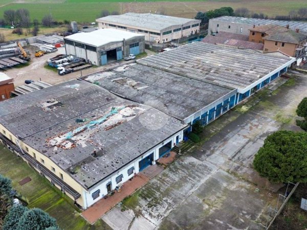 locale commerciale in vendita a Castiglione delle Stiviere