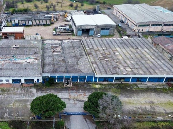 locale commerciale in vendita a Castiglione delle Stiviere